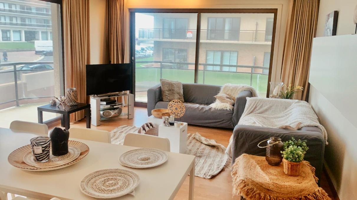 Ruim, Lichtrijk Appartement Met Groot Terras Uitstekend Gelegen In De Panne Zewnętrze zdjęcie